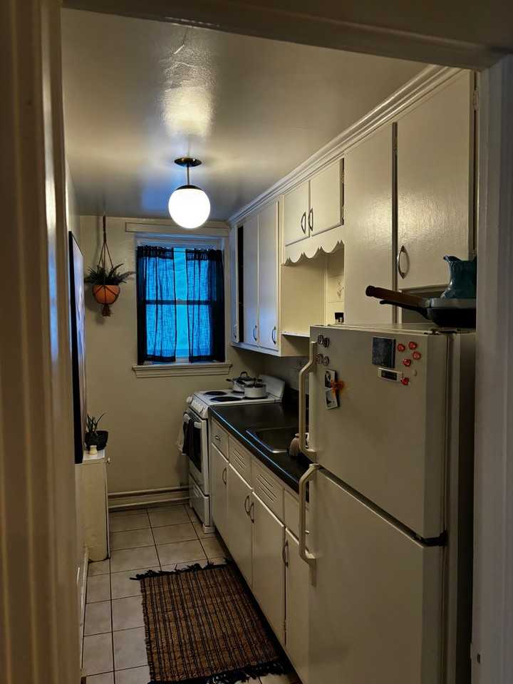 844 Kirkwood Avenue - Photo 2 of 5