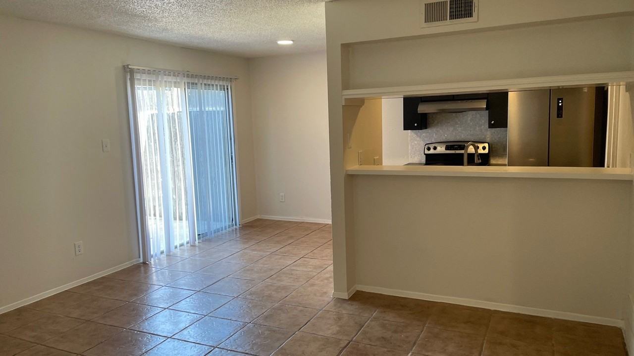 1705 Coronado Hills Dr #B - Photo 2 of 11