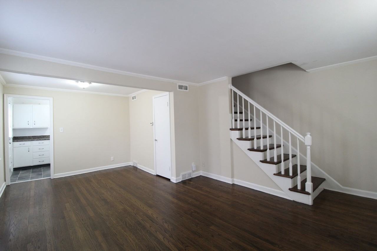 312 E 26th Ave - Photo 3 of 10