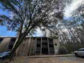 111 Se 16th Ave - Photo 1 of 1