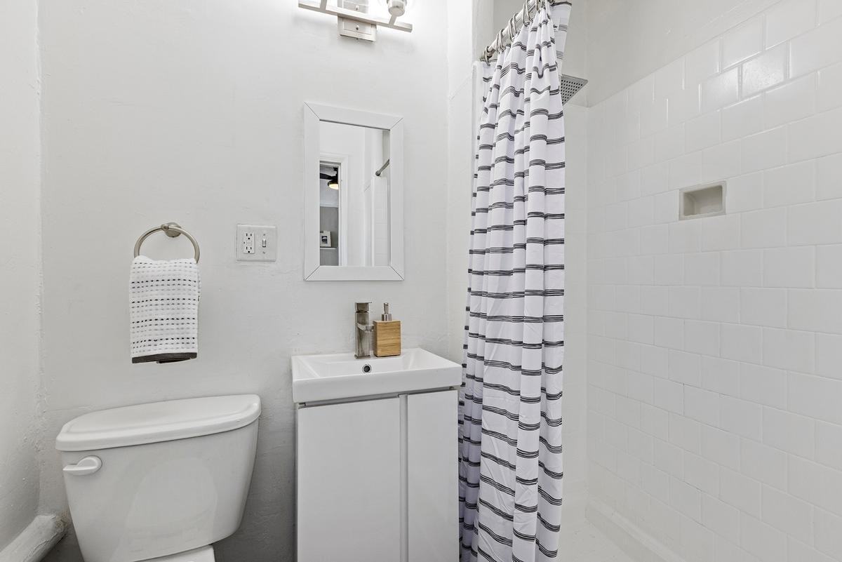 5640 Santa Monica Blvd - Photo 7 of 14