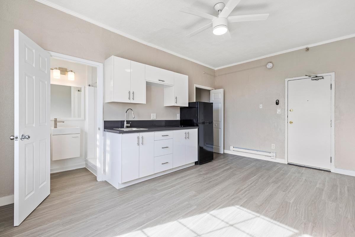 5640 Santa Monica Blvd - Photo 4 of 14