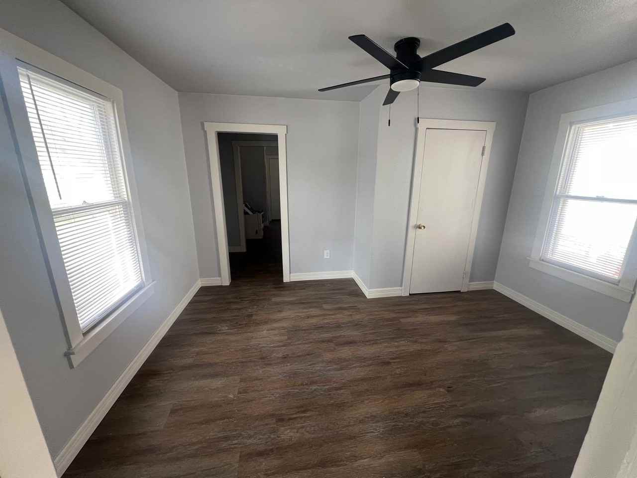 1323 Chalmers Ave - Photo 3 of 6