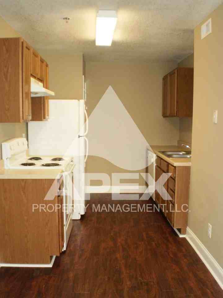 403 Avalon Dr - Photo 3 of 13