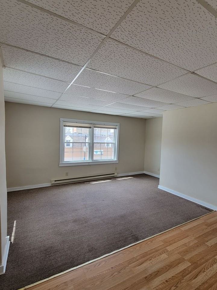 221 S Washington St - Photo 3 of 8