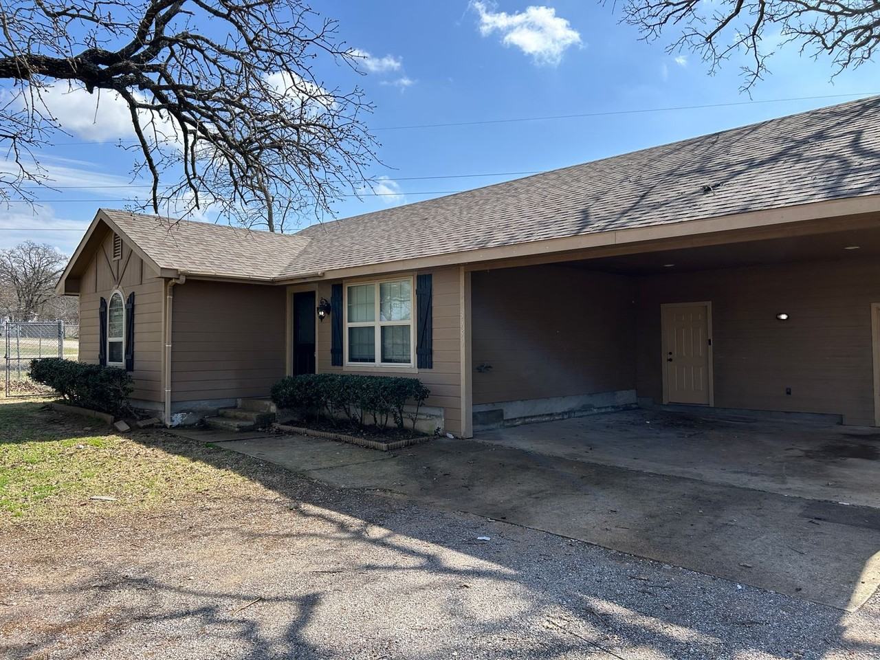 3750 Burleson Retta Rd - Photo 3 of 26