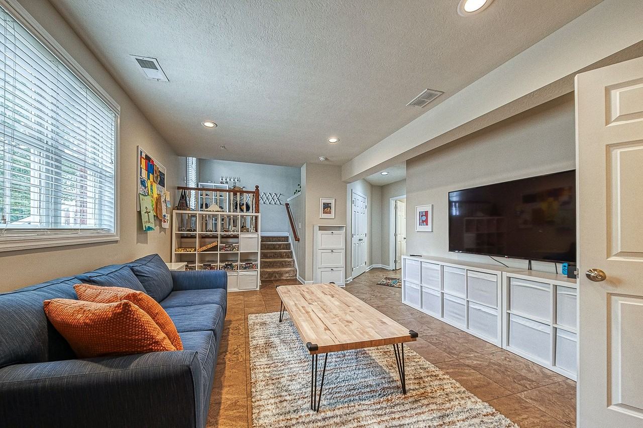 129 3rd St - Photo 2 of 17