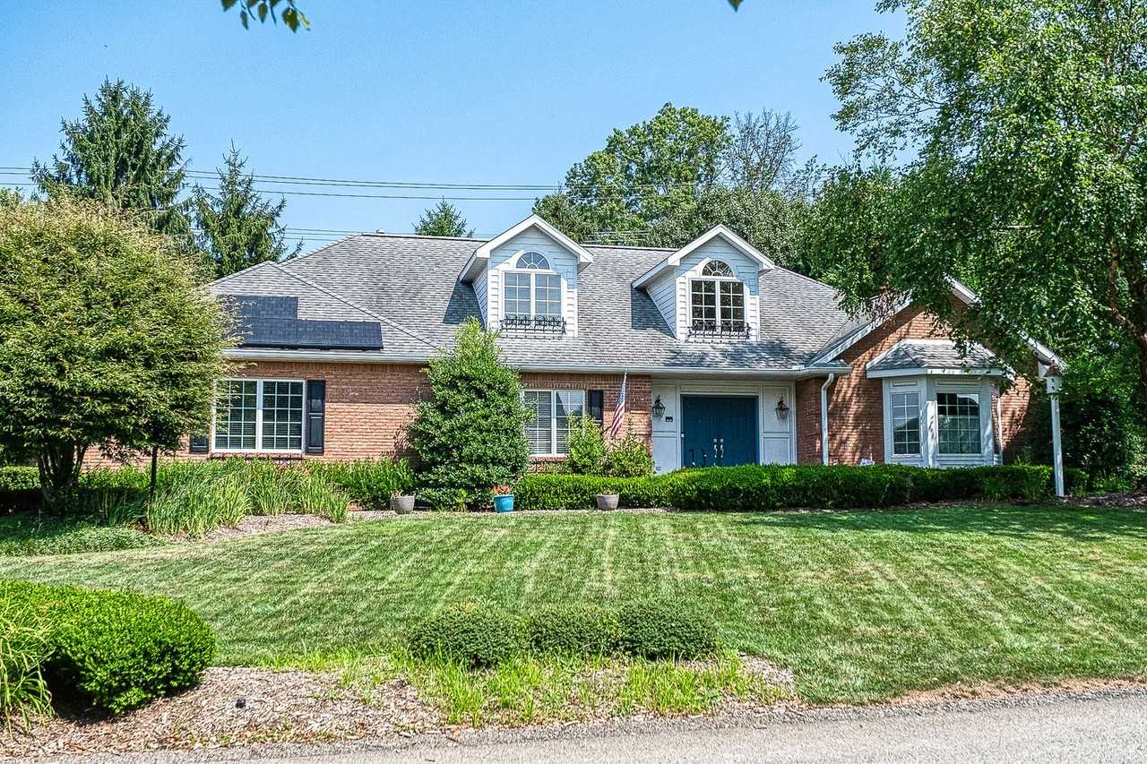 1421 Eaton Dr - Photo 2 of 20