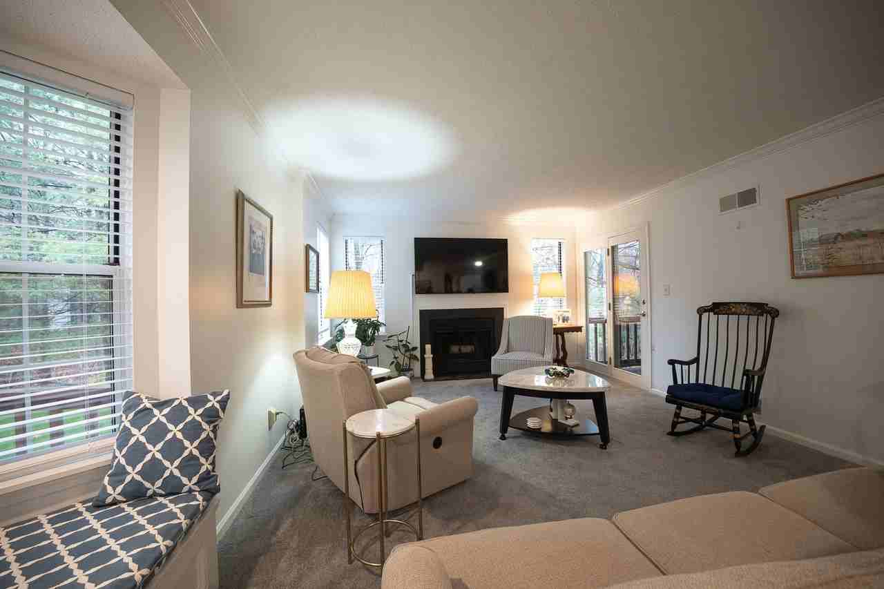 1553 Oak St - Photo 2 of 18