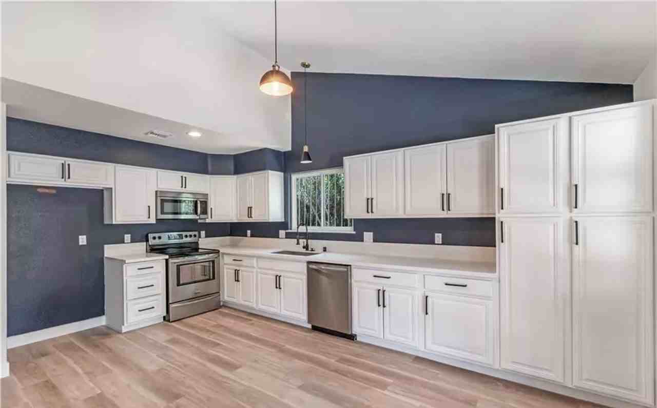 3904 Stormcrest Dr - Photo 3 of 20