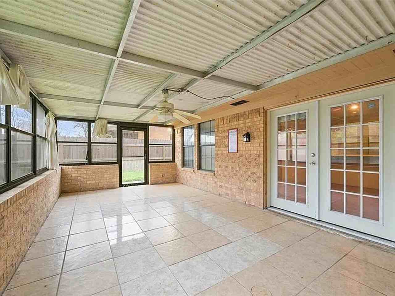 2419 38th Ave N - Photo 2 of 19