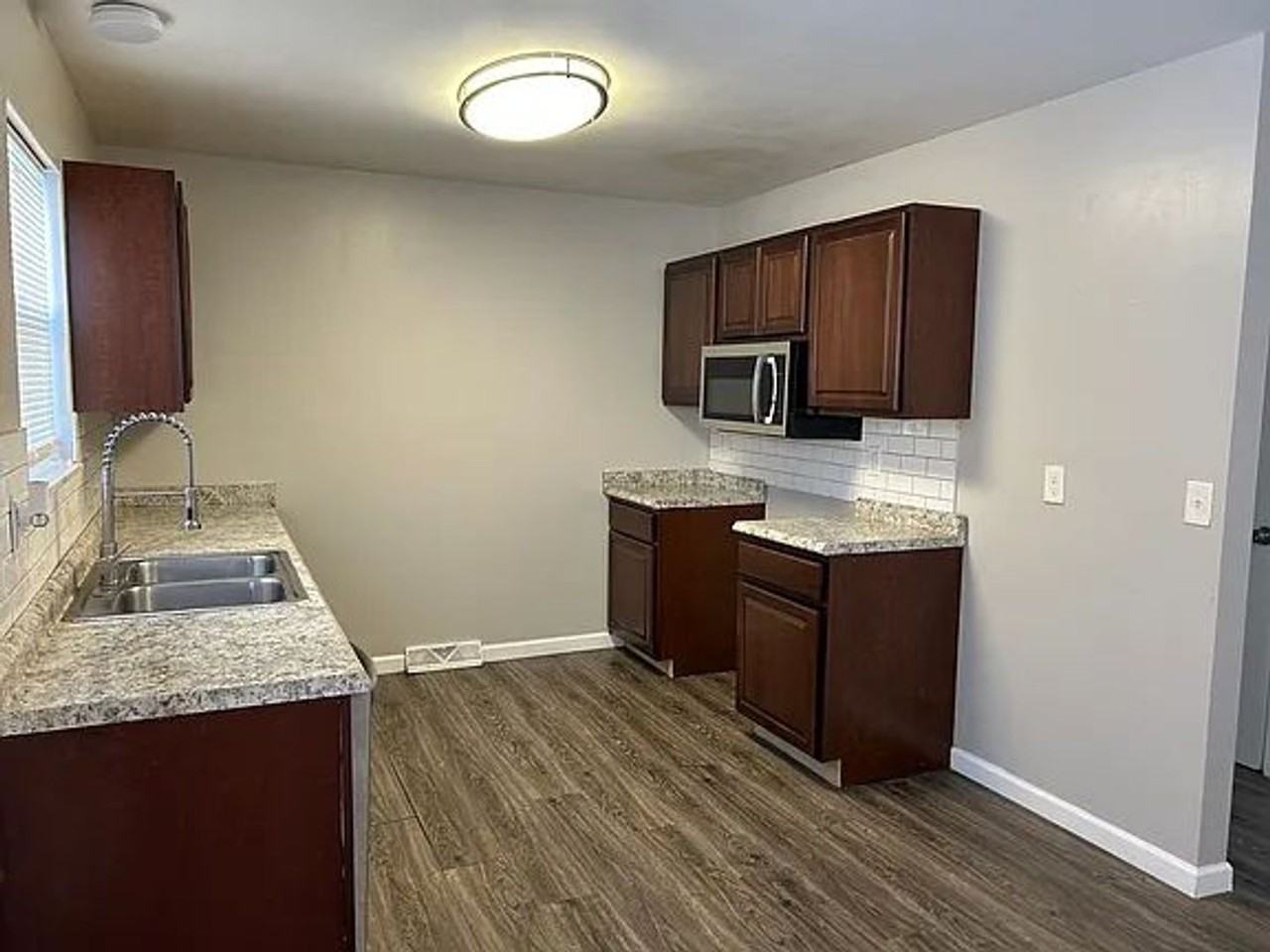 9421 Hilgert Dr - Photo 3 of 16