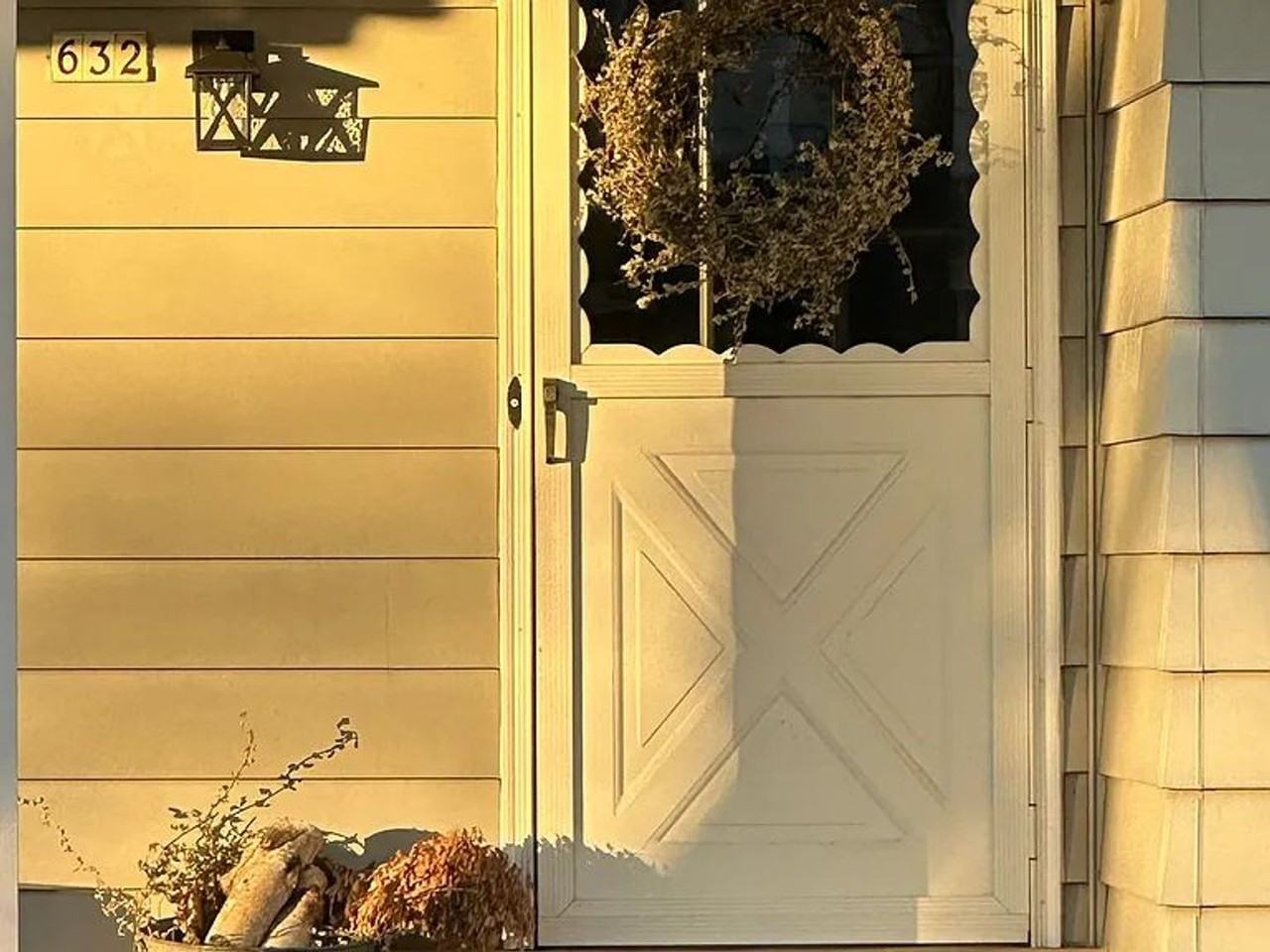 632 E Madison St - Photo 2 of 16