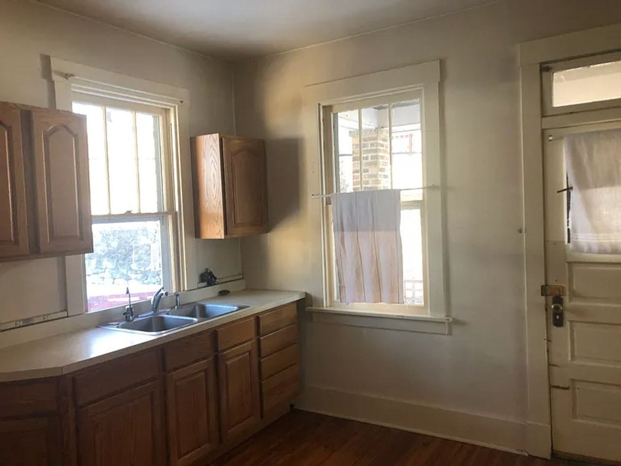 142 Glenwood Dr - Photo 3 of 5