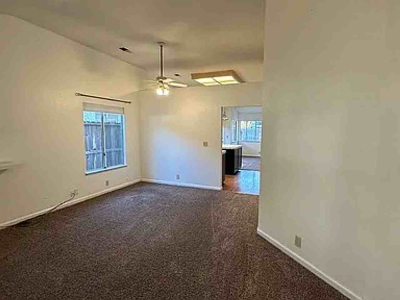 161 Remington Dr - Photo 2 of 6