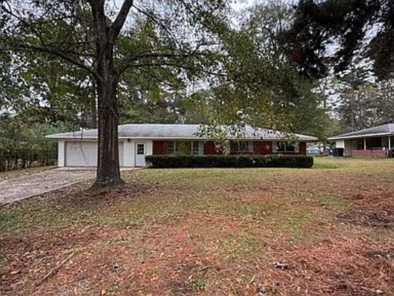 3049 Sandra Dr - Photo 2 of 13
