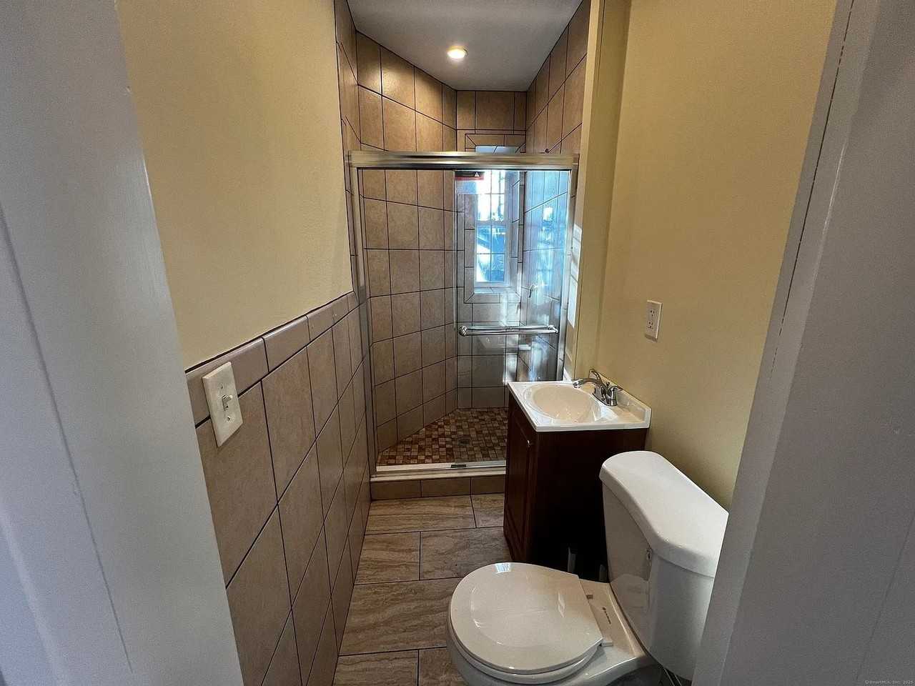 59 Rennell St #12 - Photo 2 of 8
