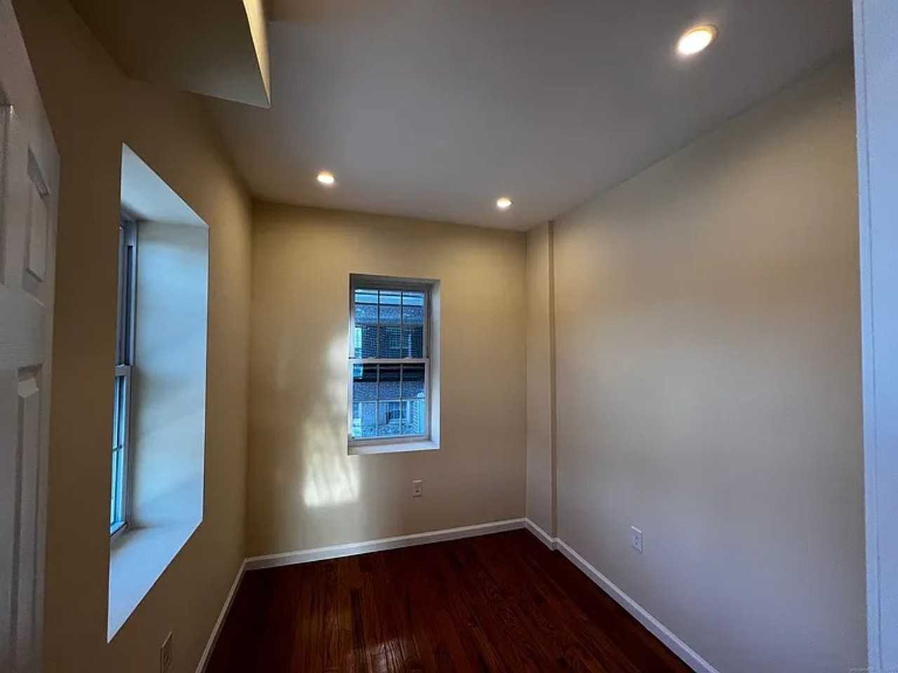 59 Rennell St #12 - Photo 3 of 8