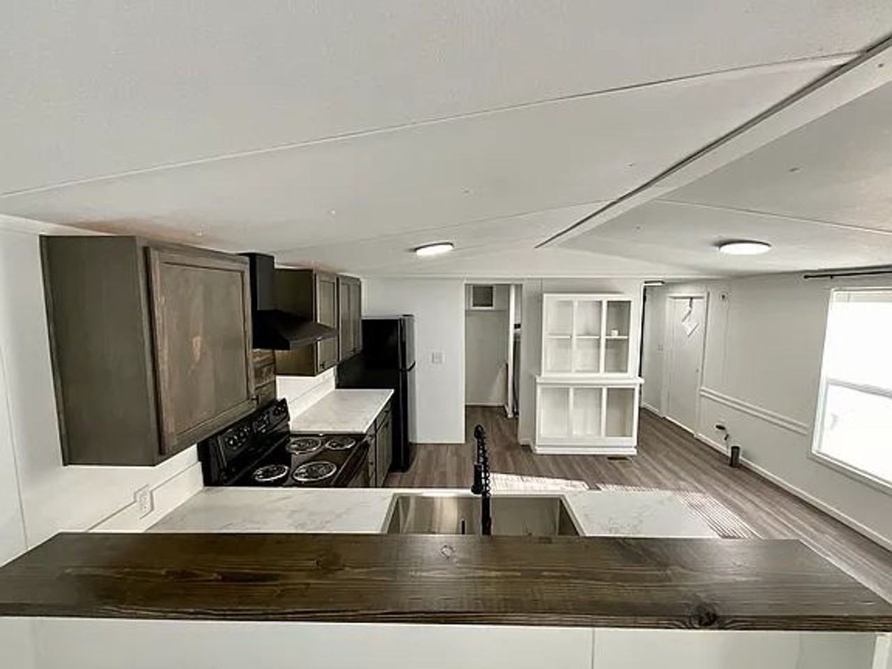 138 Atkins Rd - Photo 3 of 42