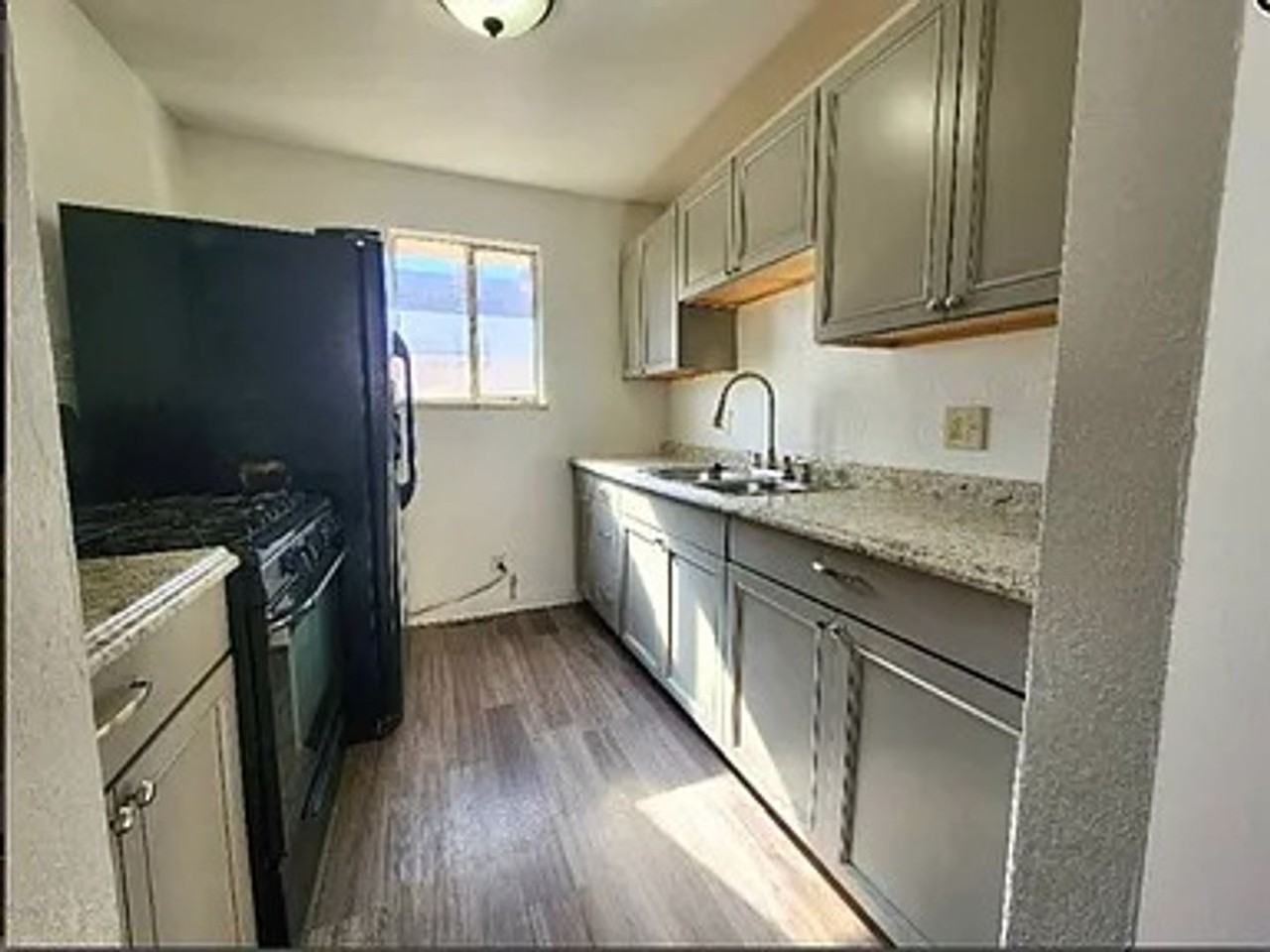 1020 Palmer Ave - Photo 2 of 10