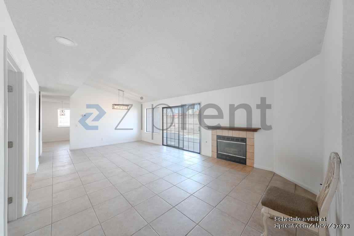 5327 Meredith Ave - Photo 4 of 29