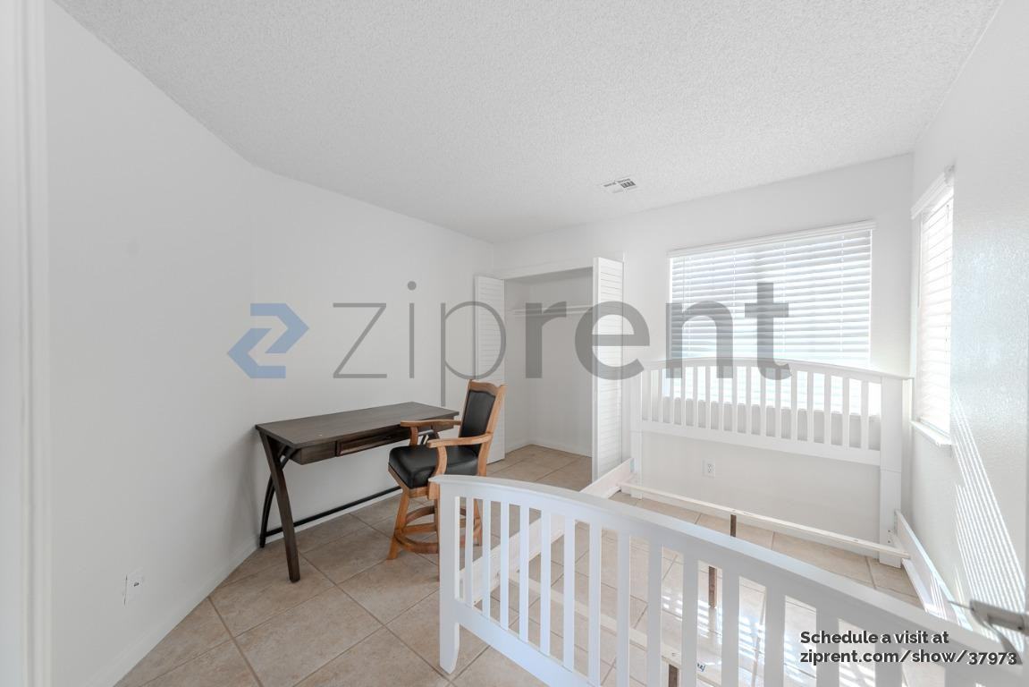5327 Meredith Ave - Photo 6 of 29