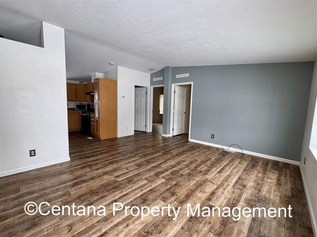 4834 S Warren Ave - Photo 3 of 20