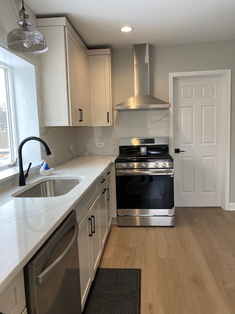 115 W Main St - Photo 3 of 22