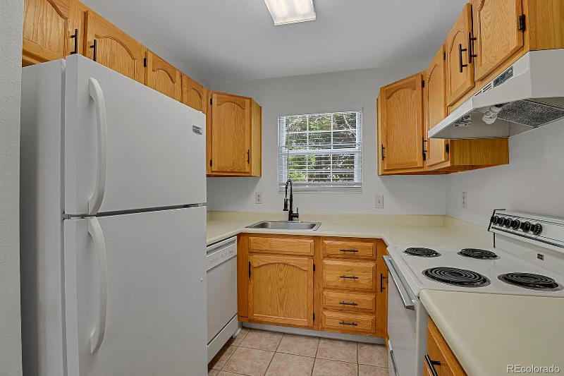 12332 Colorado Blvd #30 - Photo 6 of 19