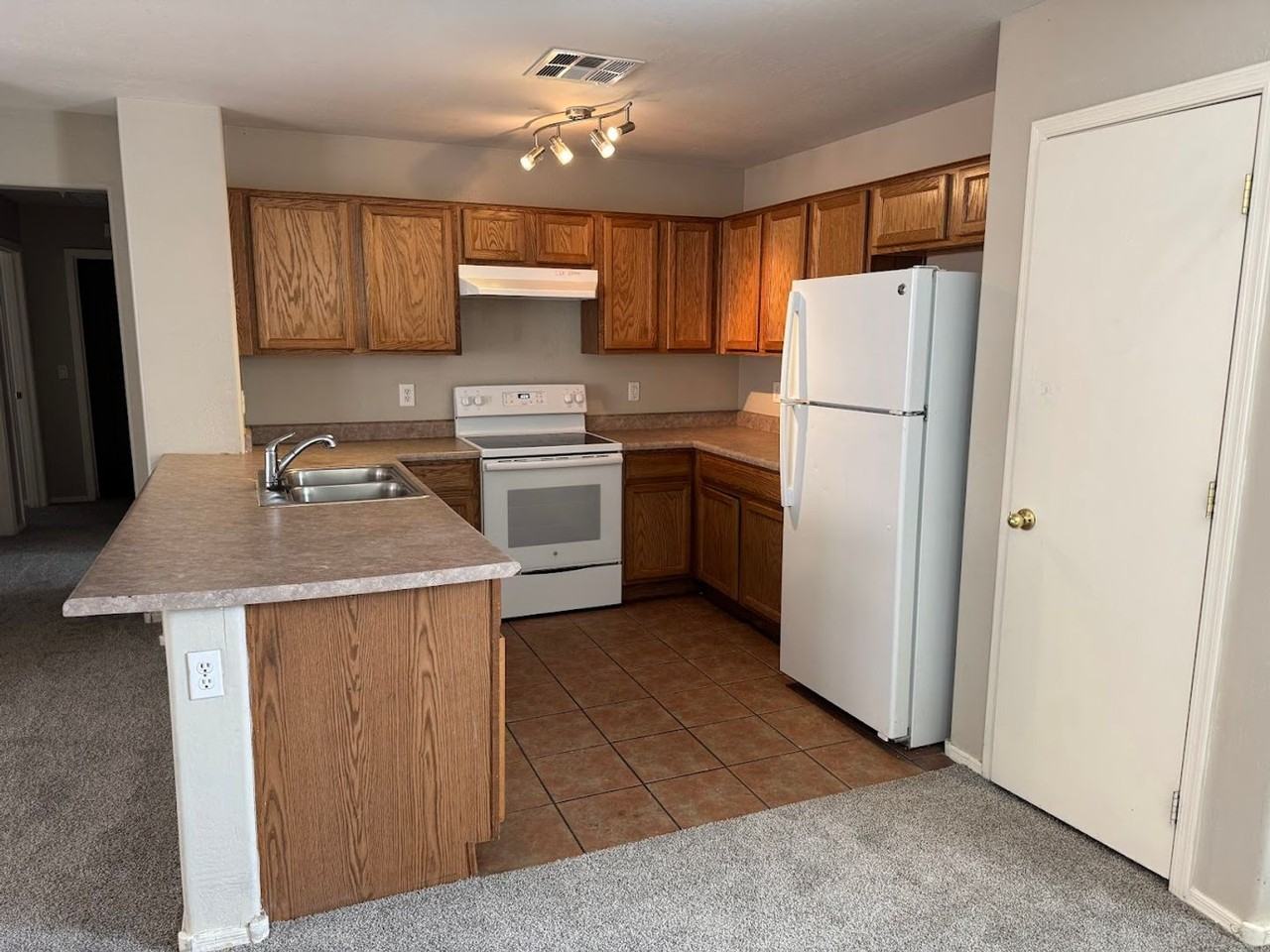 1572 S 220th Ln - Photo 3 of 21