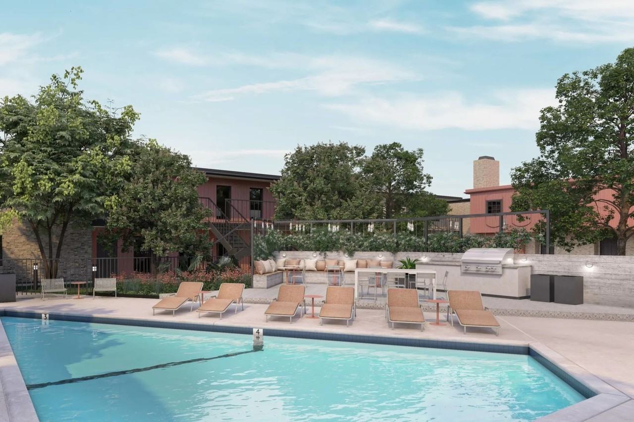 THE QUARTERS - Photo 3 of 25