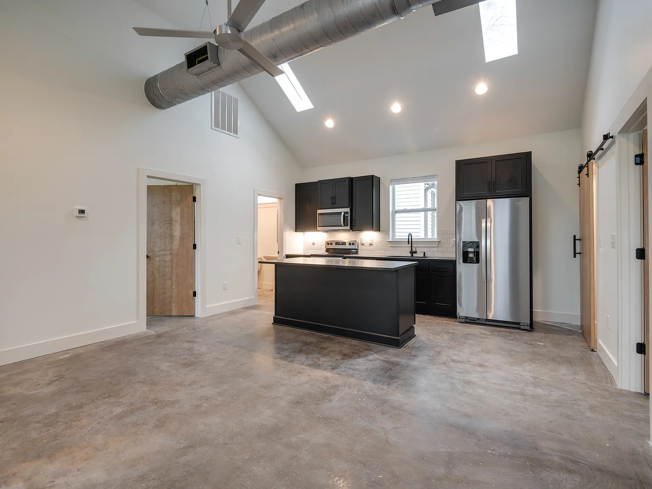 320 Rose St - Photo 3 of 12