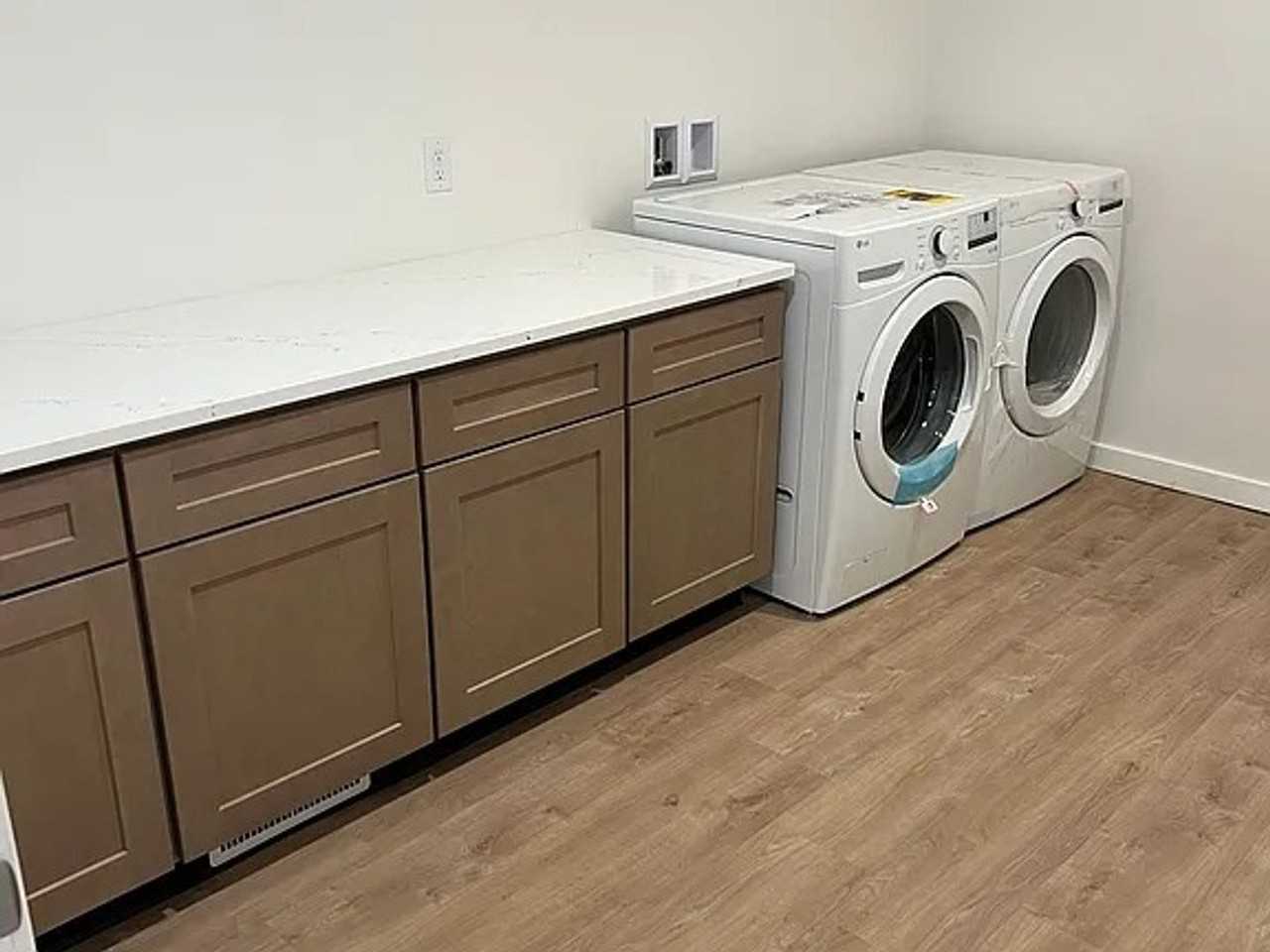 1423 21st St - Photo 3 of 16