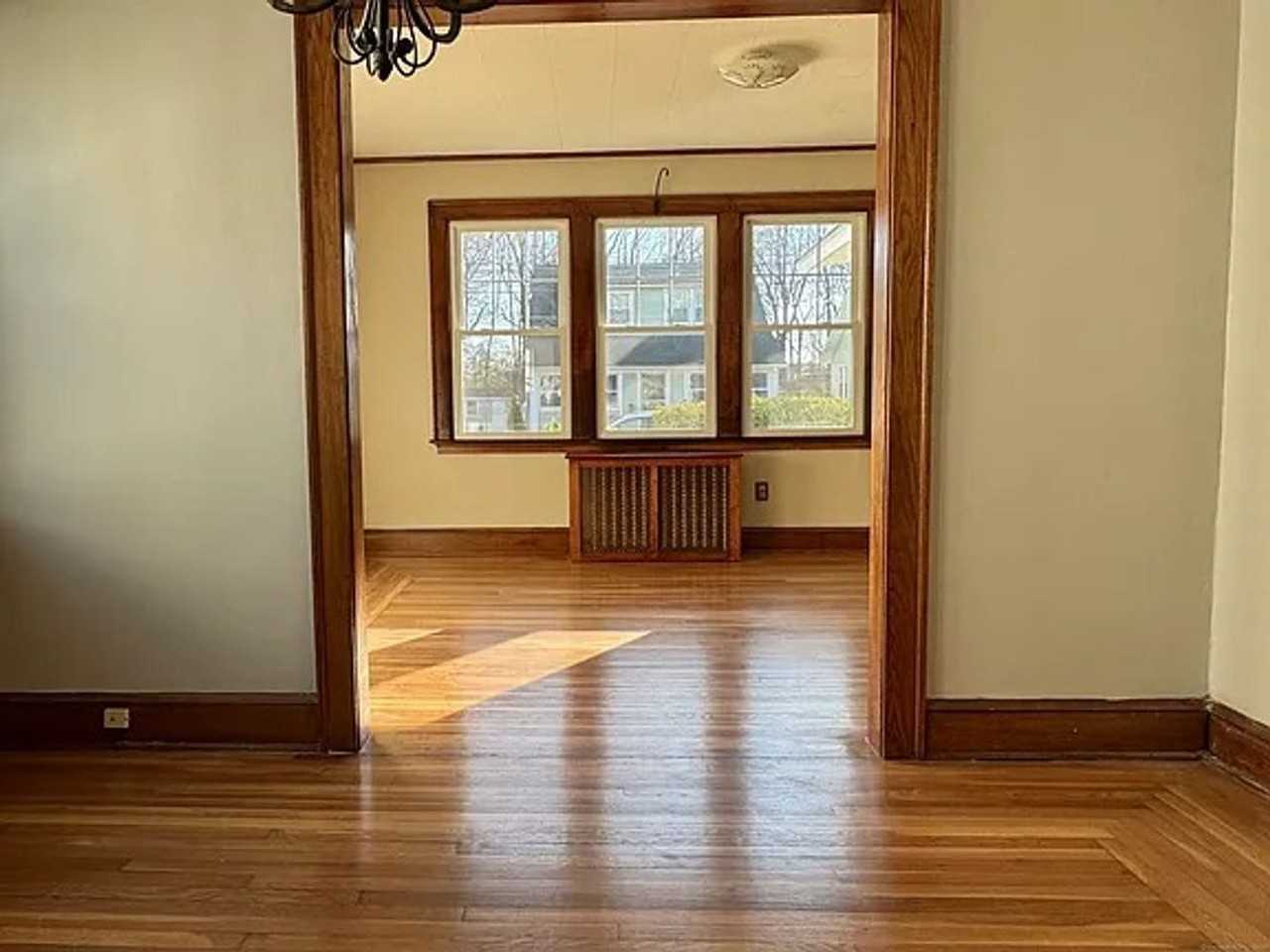 24 Deerfield St - Photo 2 of 5