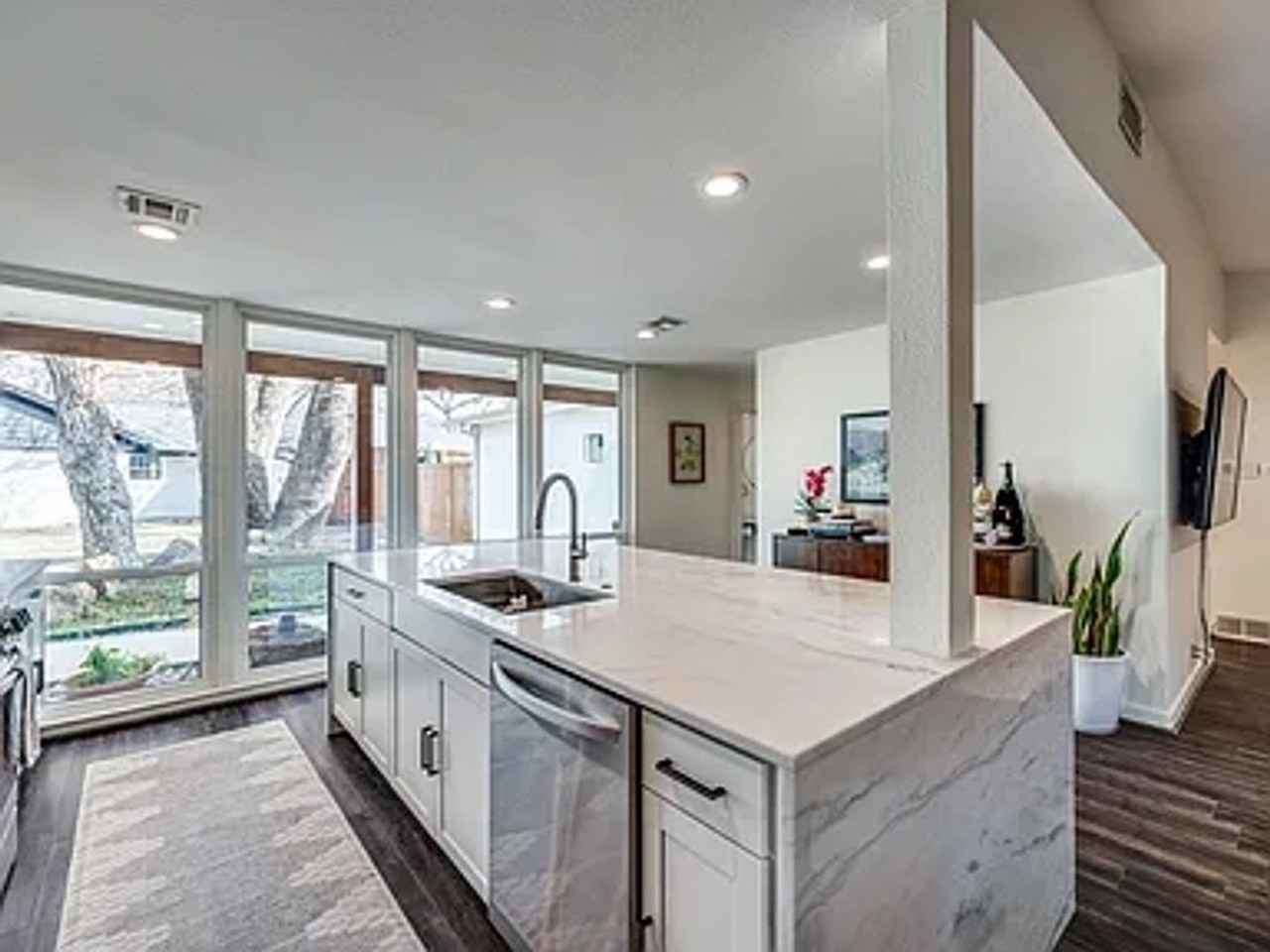 10234 Vinemont St - Photo 2 of 27