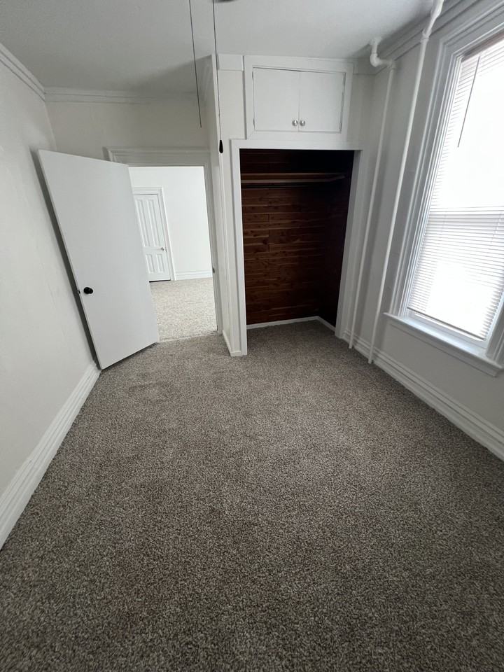 404 West 2nd Street - Photo 3 of 9