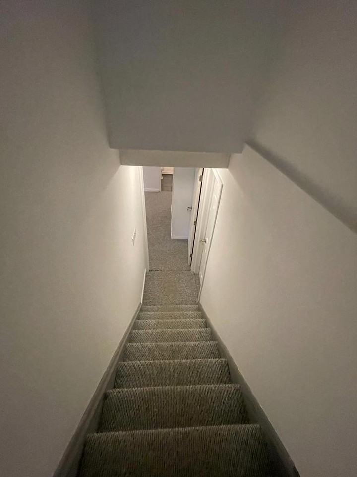 989 Mountcastle Cres - Photo 3 of 10