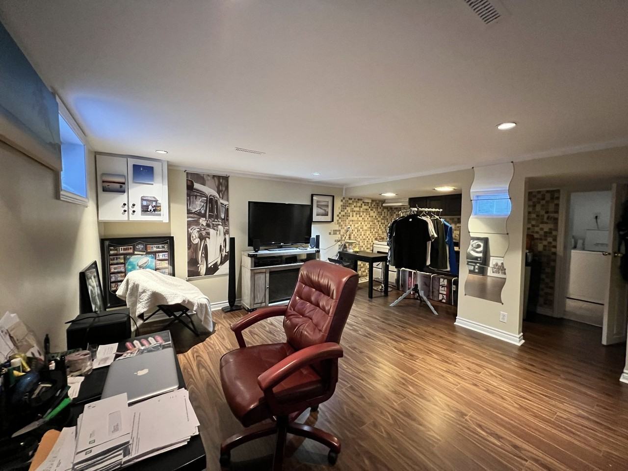 35 Vanderbrent Cres - Photo 3 of 20