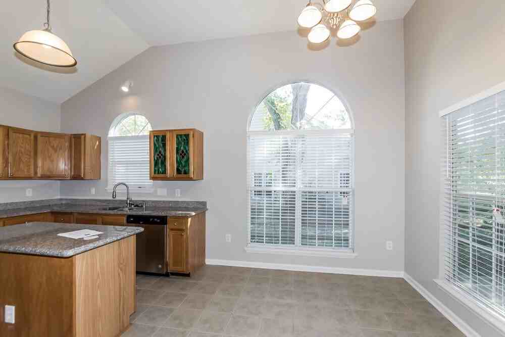 11910 Harris Ridge Dr - Photo 5 of 17