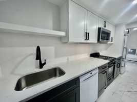 featured image of 100 Holmes Unit# 1st Fl (Left door)