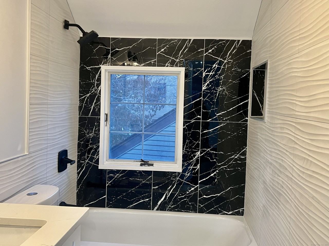 100 Holmes Unit# 1st Fl (Left door) - Photo 4 of 30