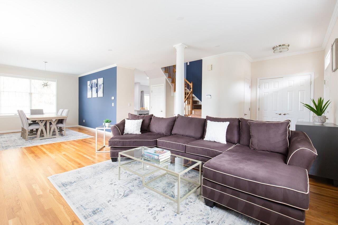 10 Lakeside Dr - Photo 2 of 32