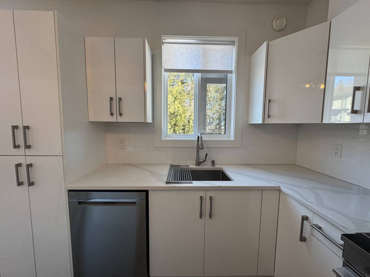 8356 McTaggart Street - Photo 4 of 18