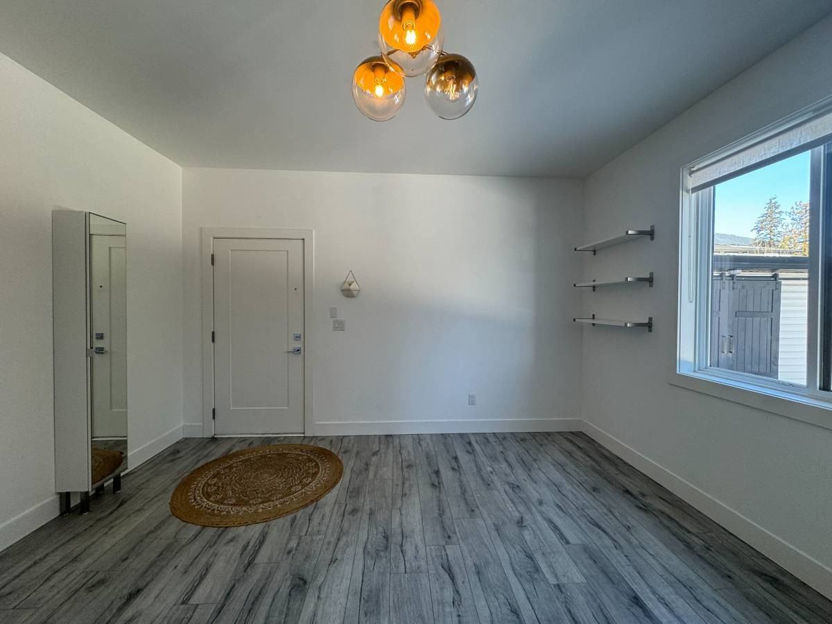8356 McTaggart Street - Photo 7 of 18