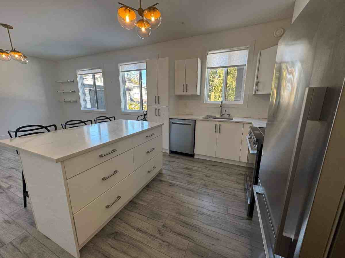 8356 McTaggart Street - Photo 3 of 18