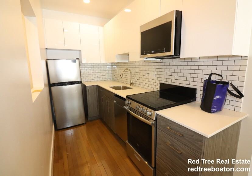 11 Peterborough St #10