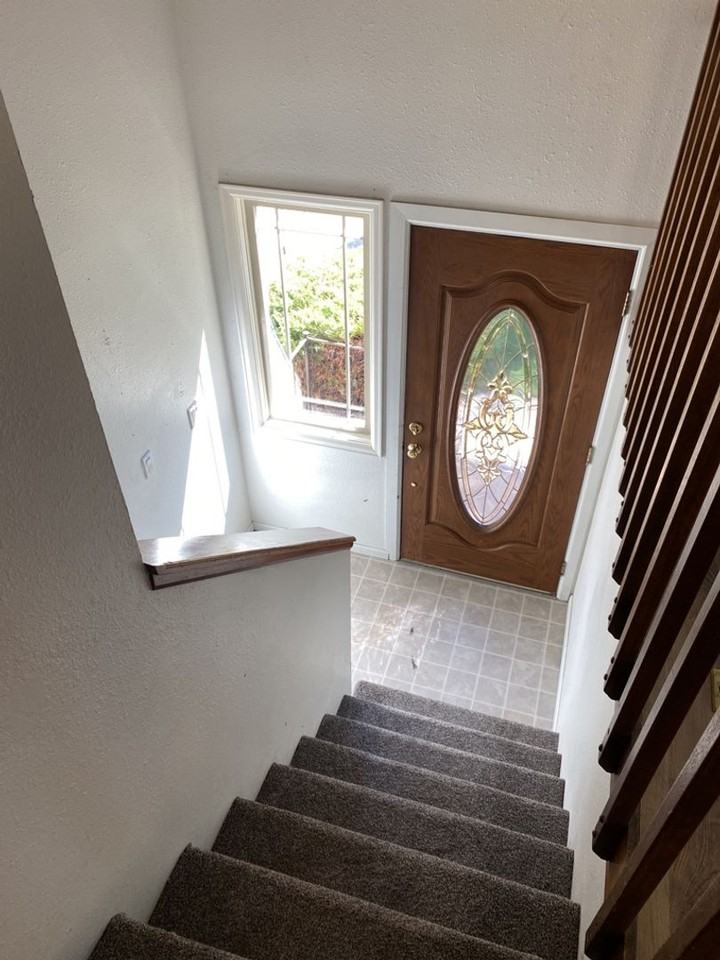 701 Rocky Rd - Photo 4 of 46