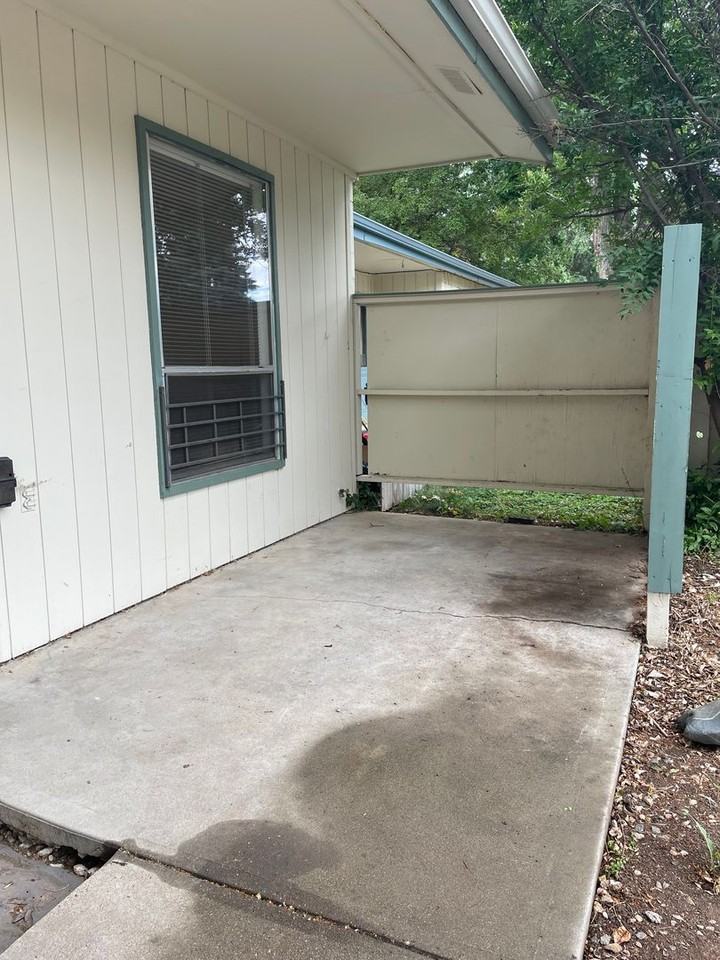 1484 Edgewood Ct - Photo 2 of 34