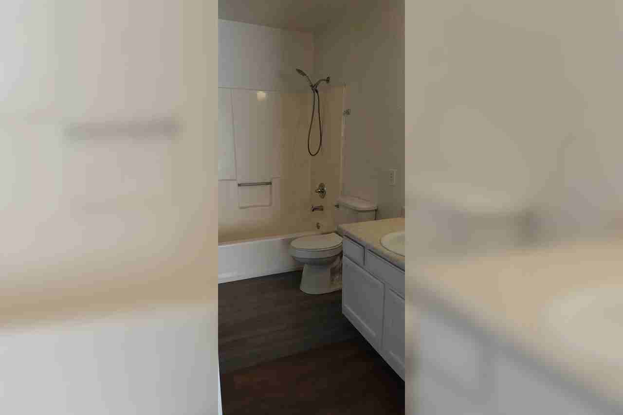 435 Anna Cir - Photo 2 of 10