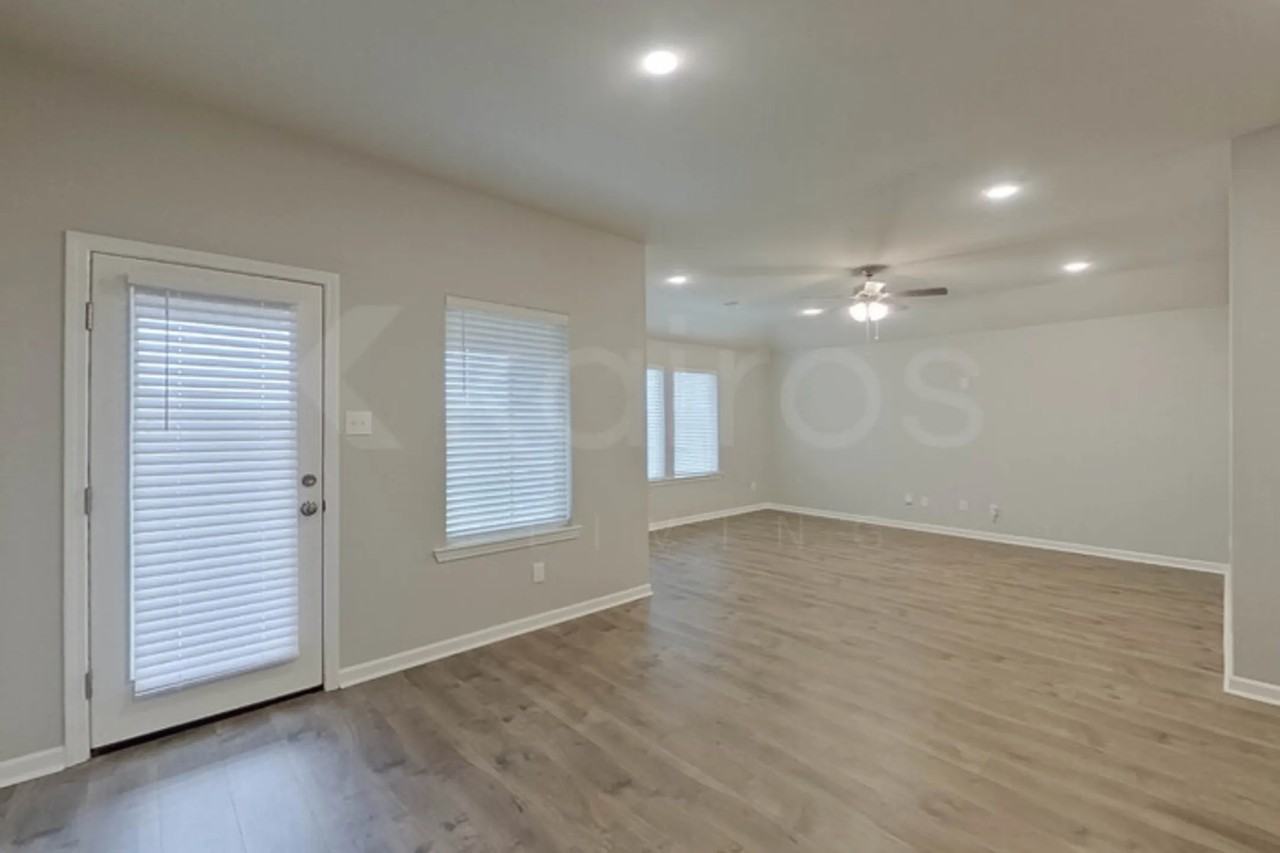 404 Mango Dr - Photo 2 of 22